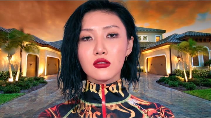 Как живет Хваса (участница K-pop группы Mamamoo) и сколько она зарабатывает?